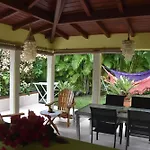 Gite D\'Arles Bungalow \